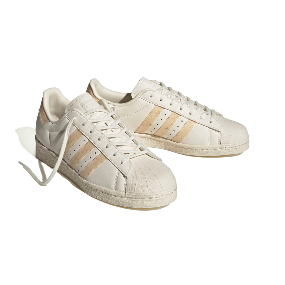 
                  
                    Superstar 82 - INVINCIBLE
                  
                