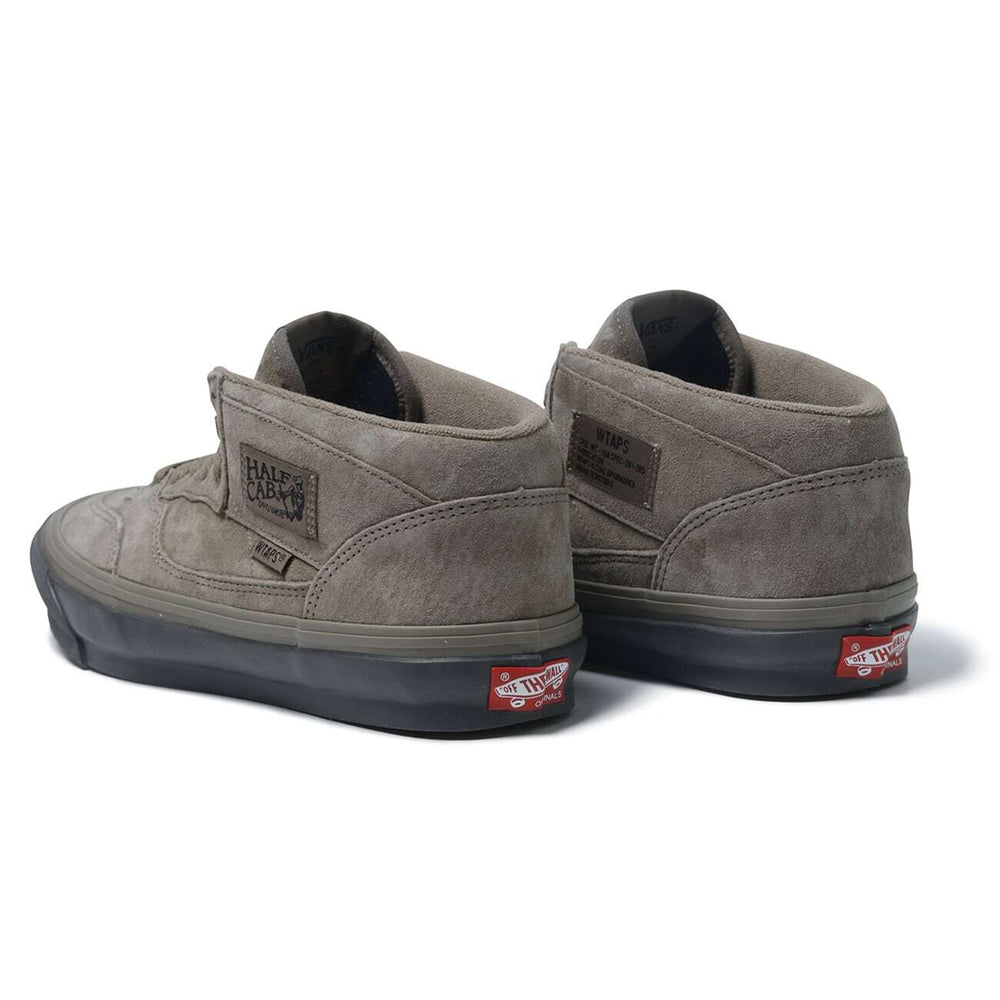 
                  
                    Vans Vault UA OG Half Cab LX x WTAPS - INVINCIBLE
                  
                