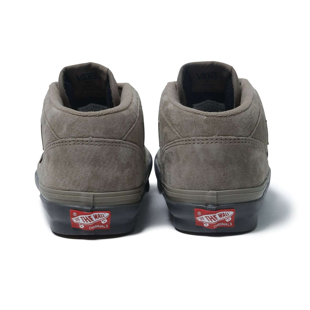 
                  
                    Vans Vault UA OG Half Cab LX x WTAPS - INVINCIBLE
                  
                