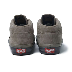
                  
                    Vans Vault UA OG Half Cab LX x WTAPS - INVINCIBLE
                  
                