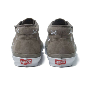 
                  
                    Vans Vault UA OG Chukka LX x WTAPS - INVINCIBLE
                  
                