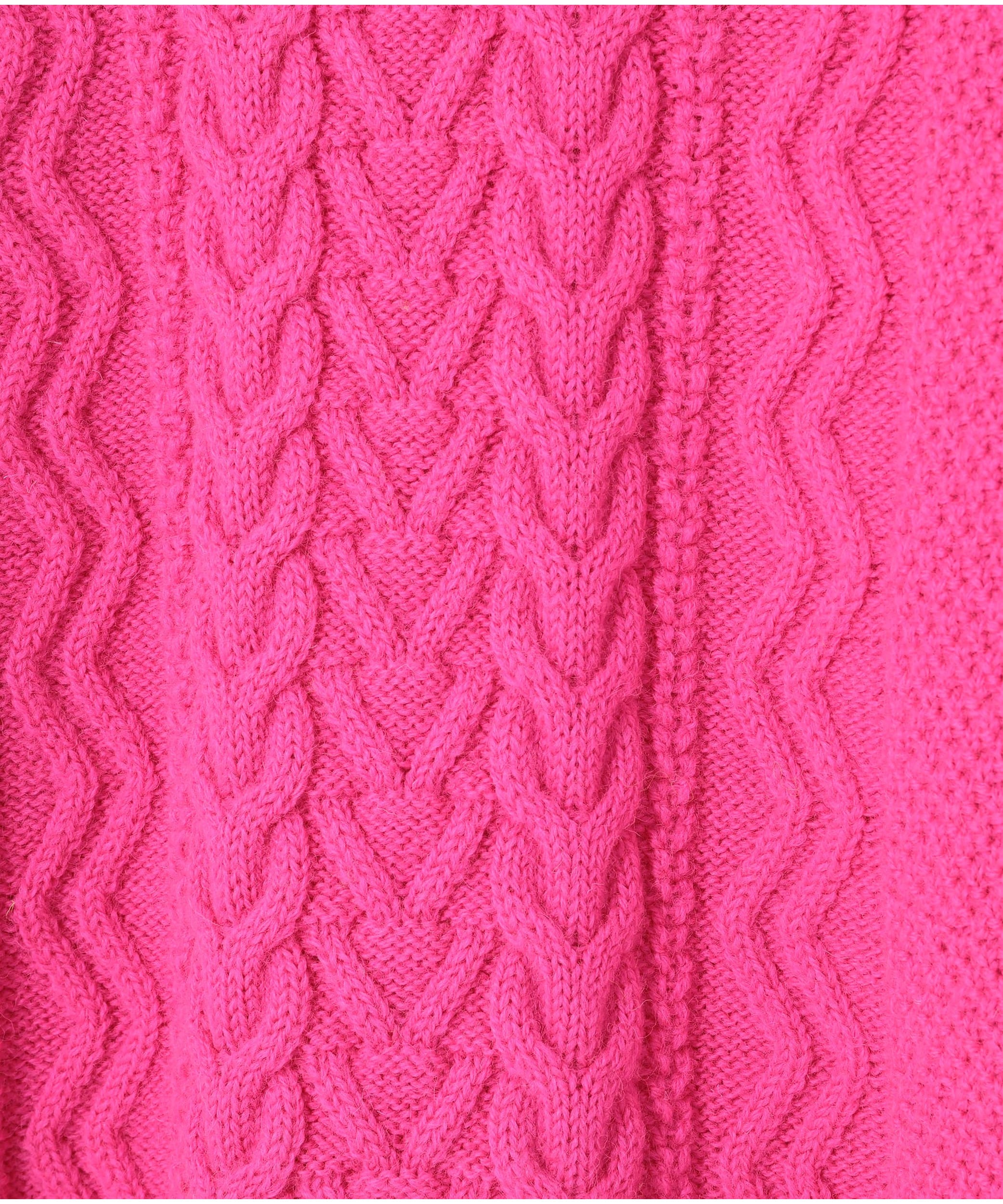UC2B4901-2 Sweater - INVINCIBLE
